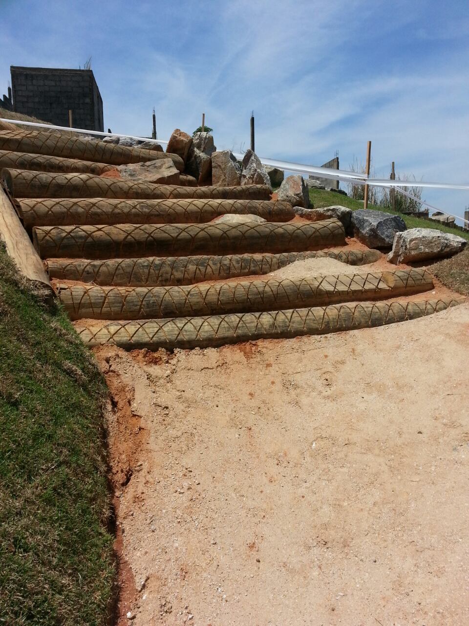 image-091e86beb5b36739e369ce175c1a339a6b9ddbe9e8e9cc1341bf4eb8798c2f33-V