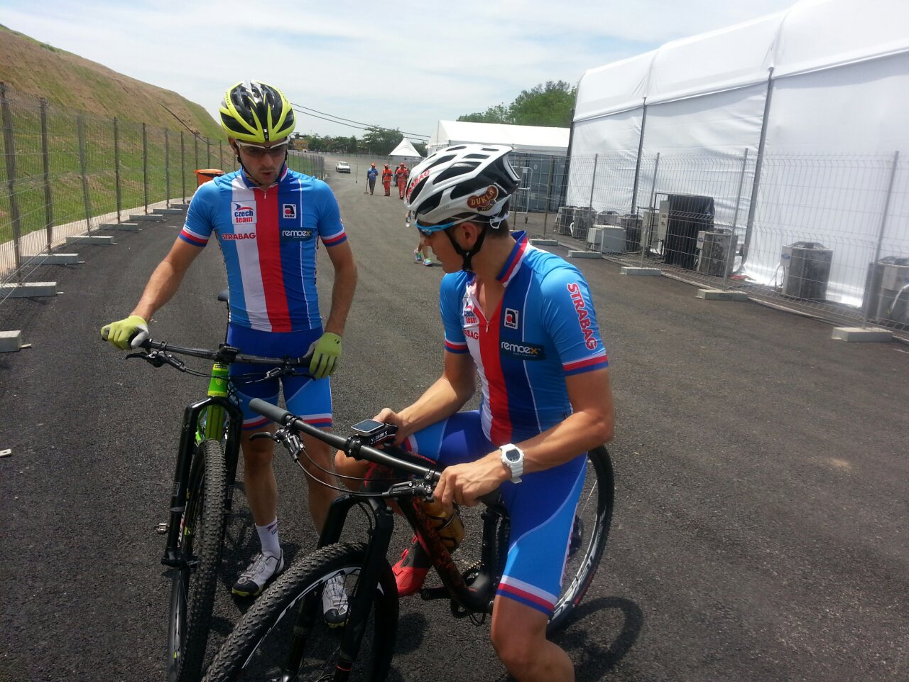 image-d75fd5d40c28d265ad33f472c762f53dd5c489a217e34cbd3b3543fbc2ce61fb-V