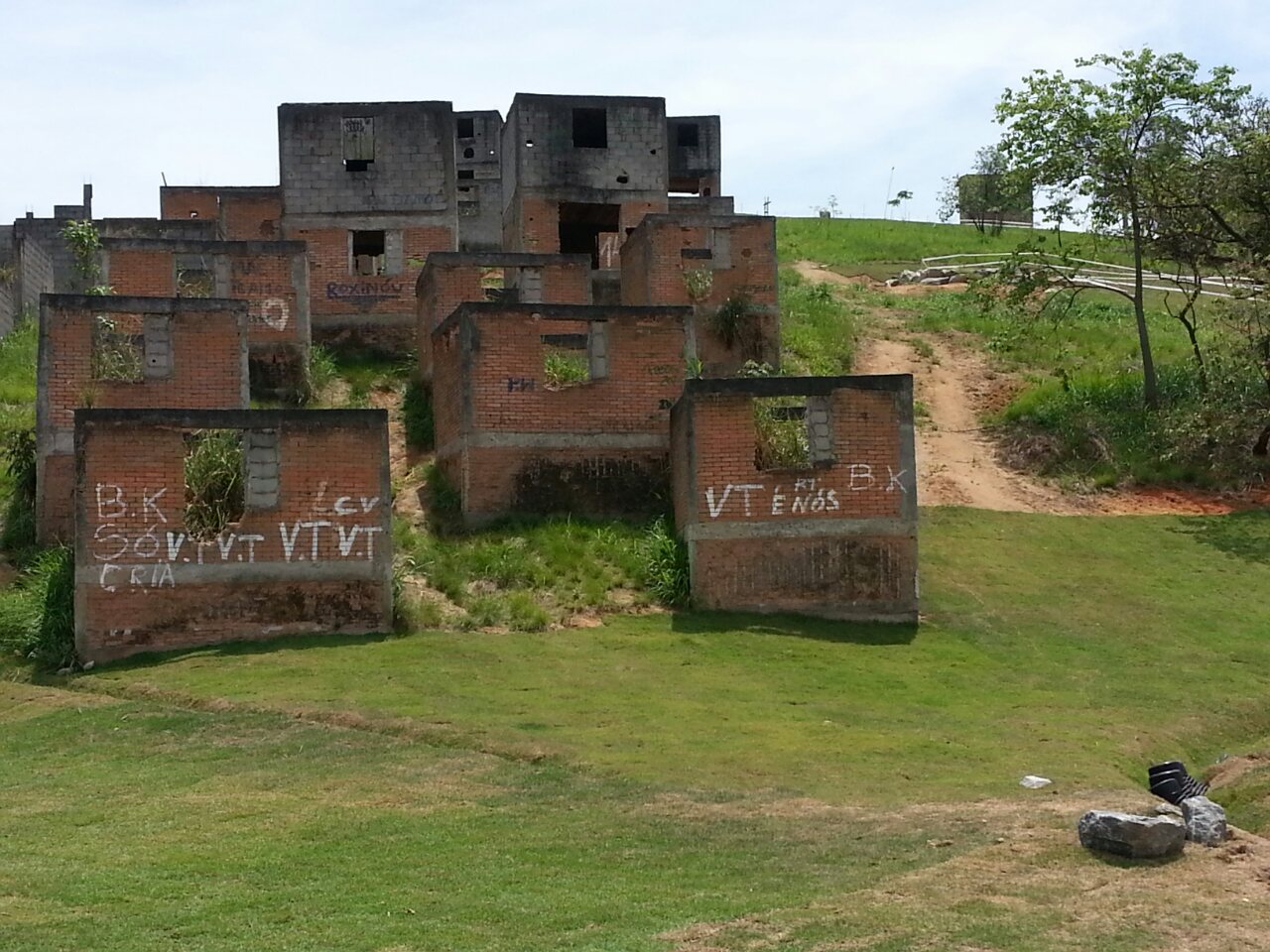 image-f80adfea05bed3e71b1147c5d34283d36fc088f22cfcf4ade6775a0e6d17117c-V