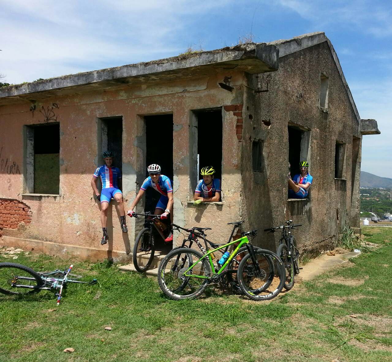 image-f884310636dec208b3c844eed3f534ee449d3816dffd4c65596bd95e60061a48-V